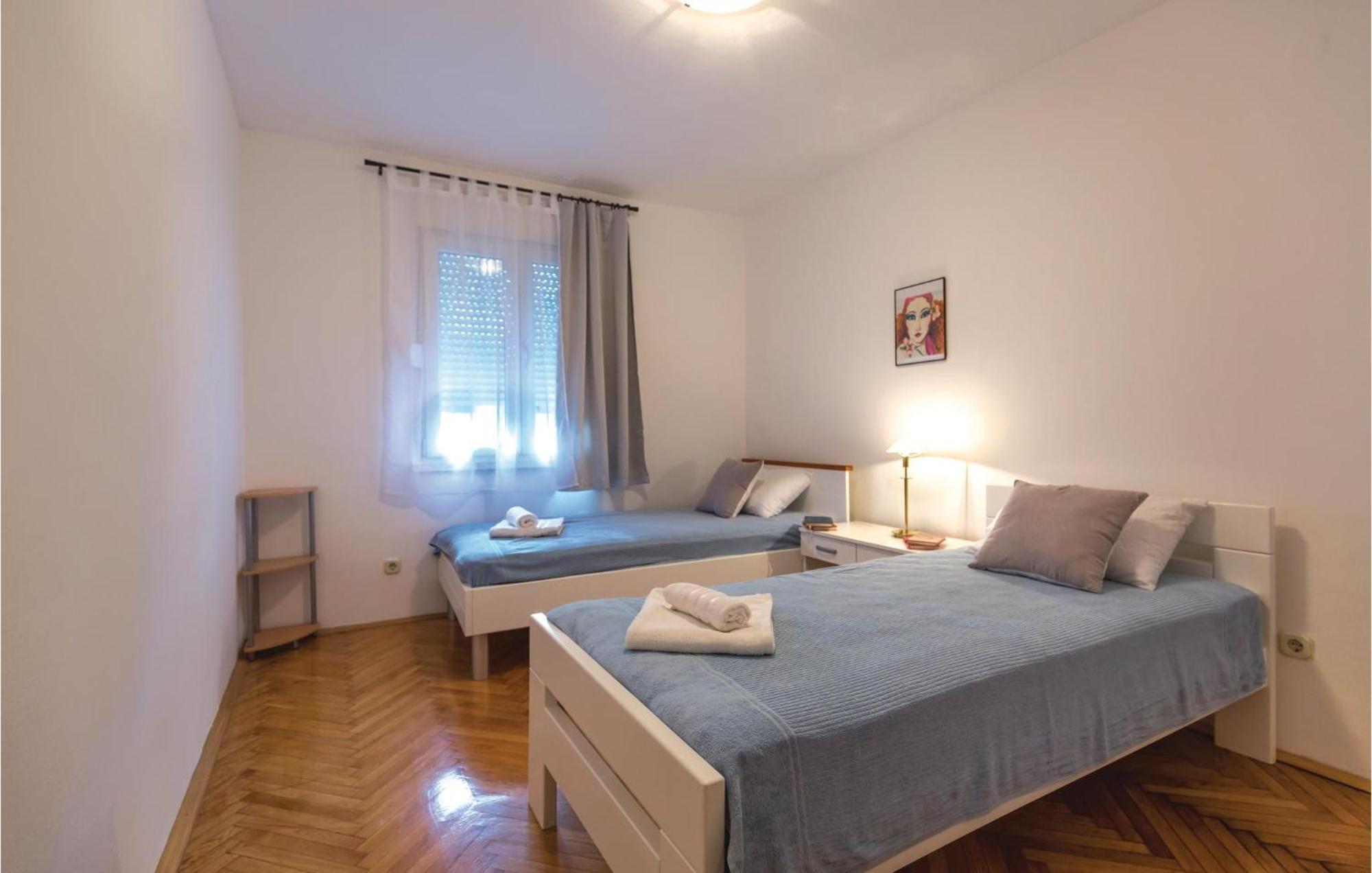 Awesome Apartment In Ploce With Kitchen Luaran gambar