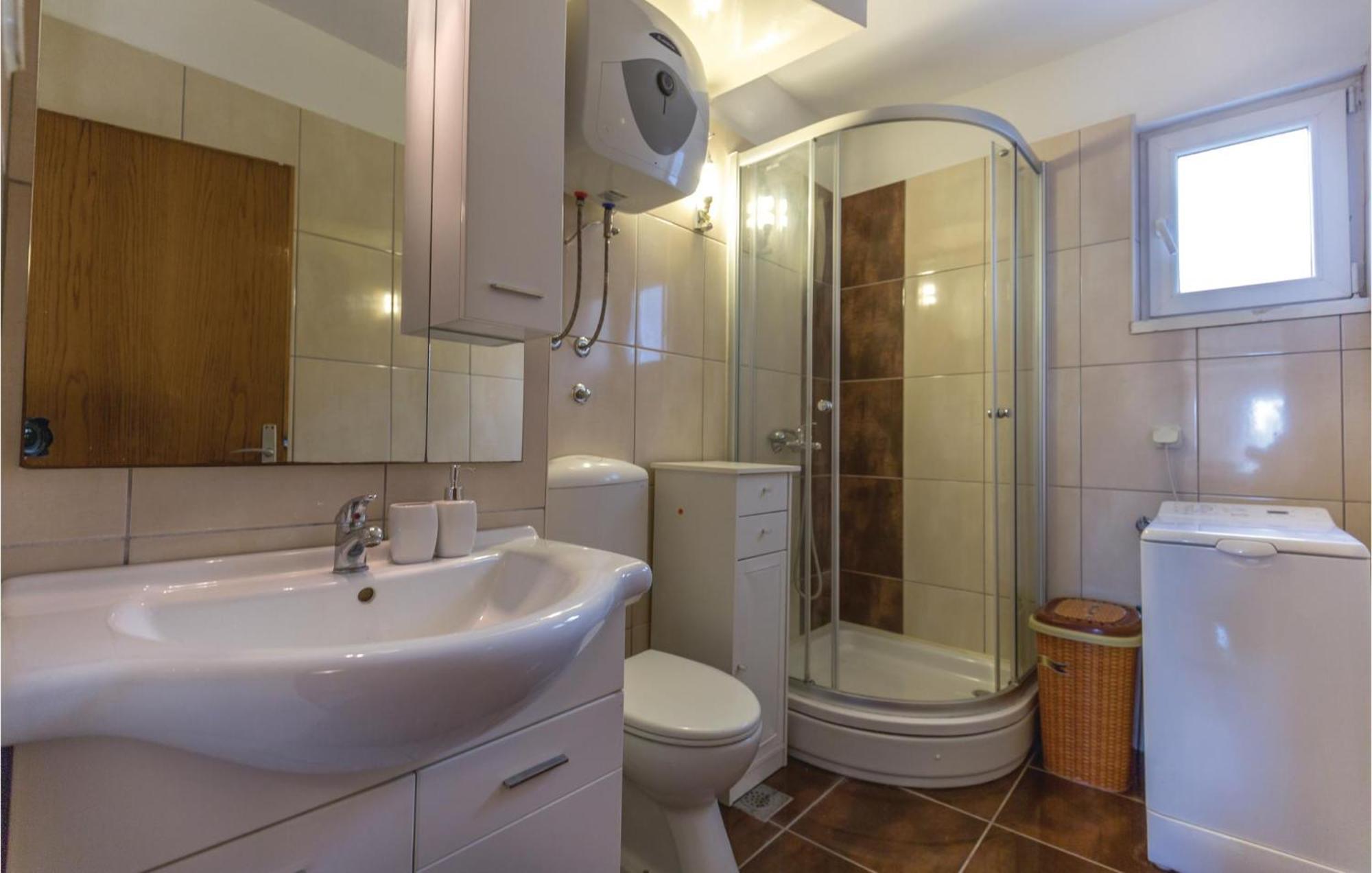 Awesome Apartment In Ploce With Kitchen Luaran gambar
