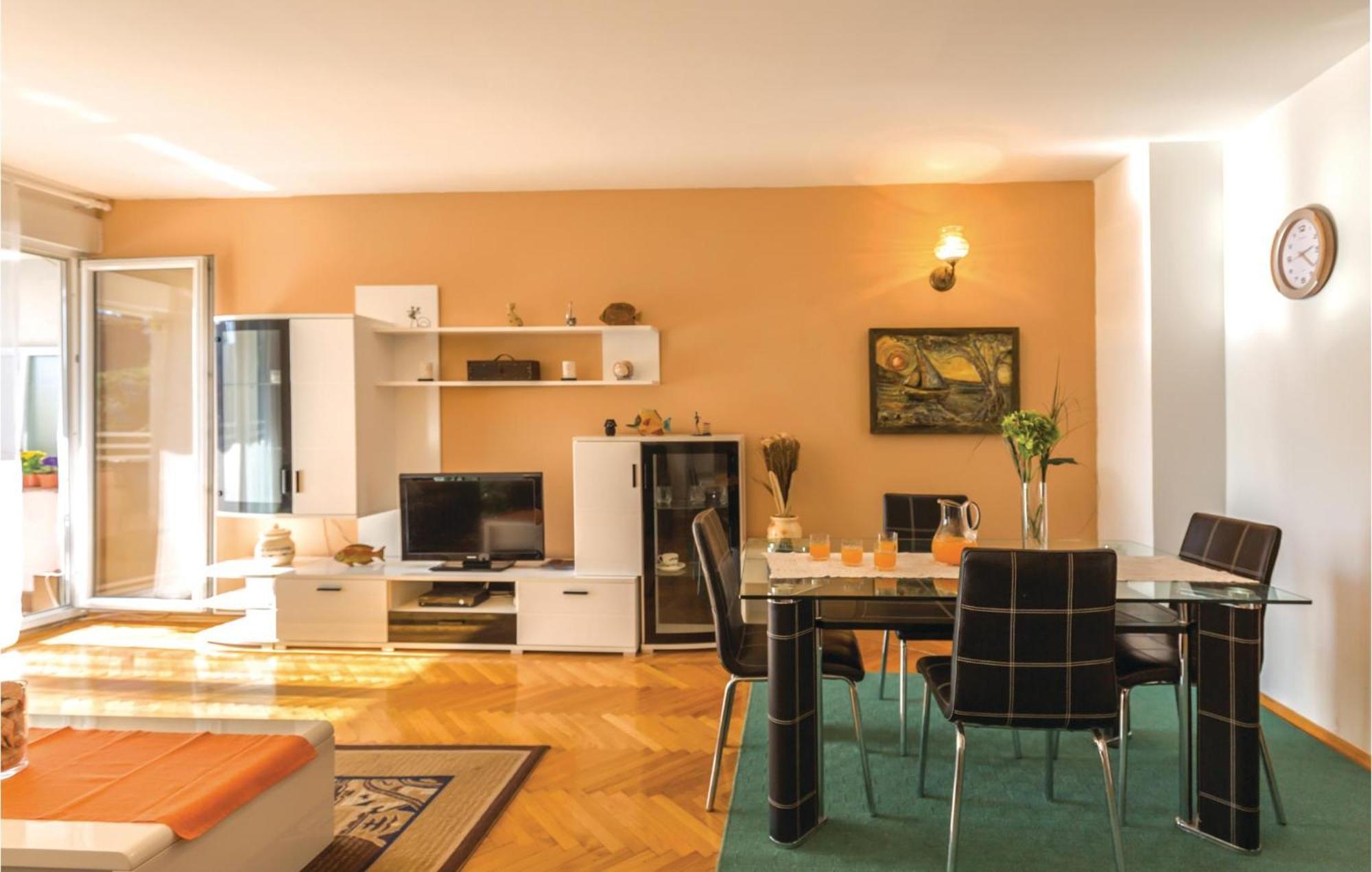 Awesome Apartment In Ploce With Kitchen Luaran gambar